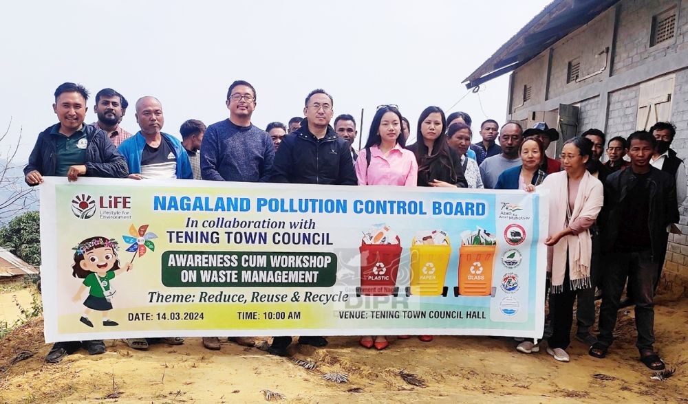 NPCB Scientist Yanathung Kithan and his team with the participants during the workshop held at Tening Town on March 14. (DIPR Photo)